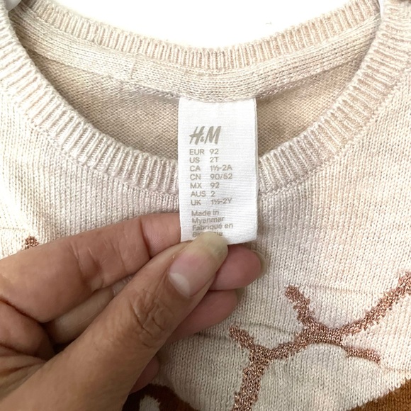 H&M Cream Deer Sweater - Picture 2 of 4